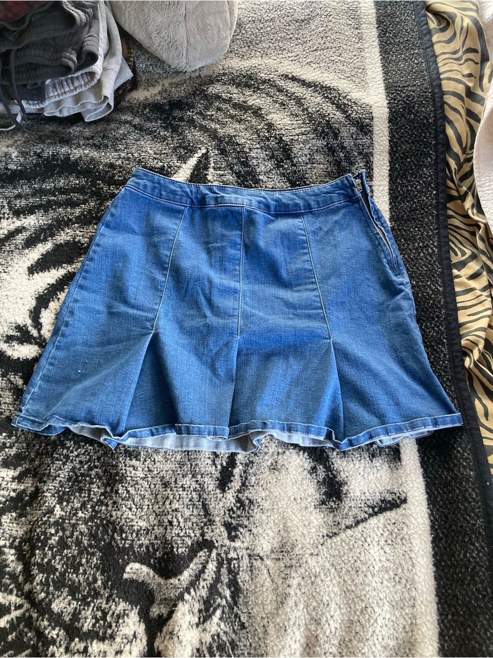 Blue denim pleated mini skirt, fits a M/L